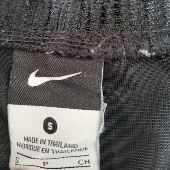 Nike shorts - Picture 2 of 2